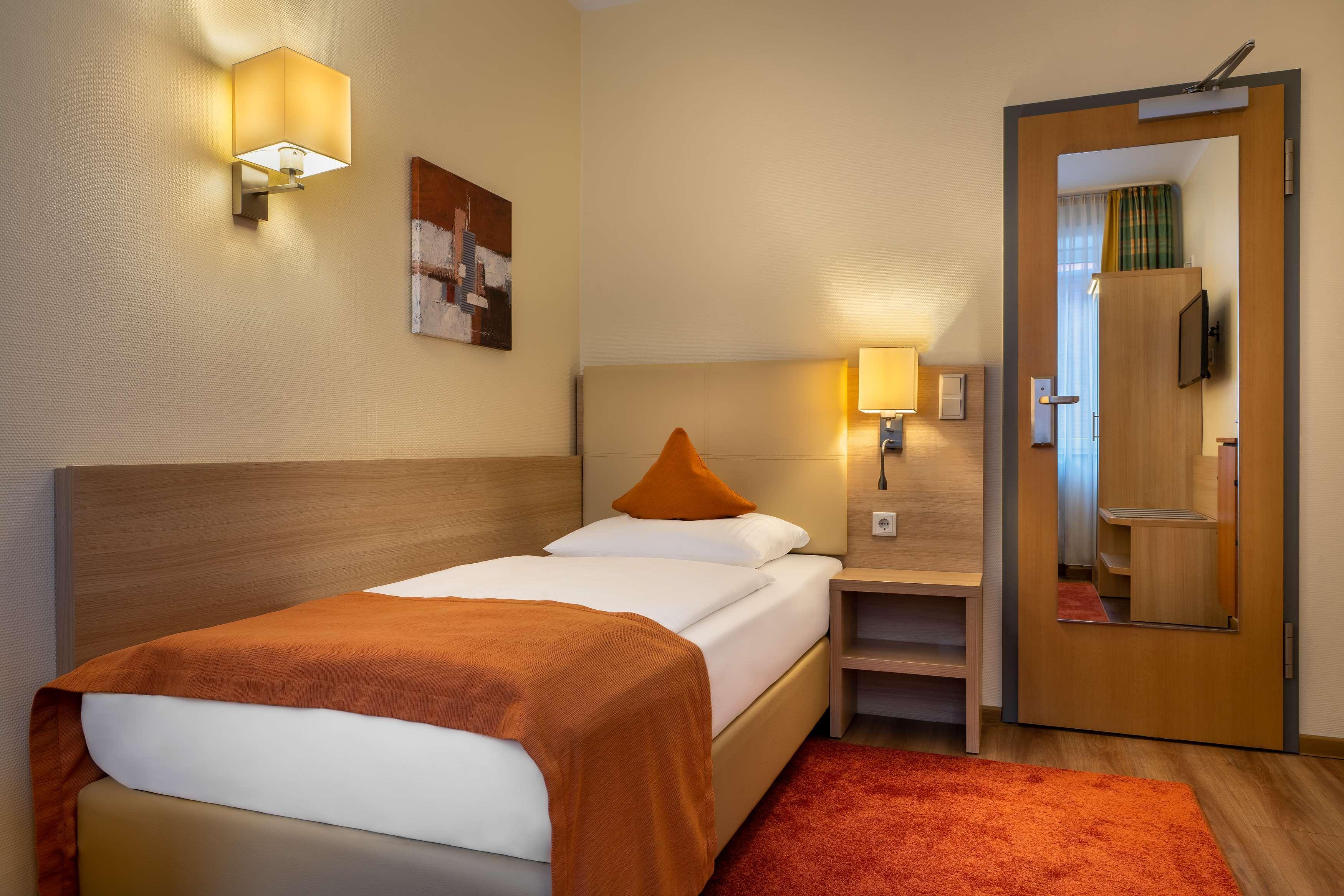 Garner Hotel Hamburg - Wandsbek Marktplatz Екстер'єр фото