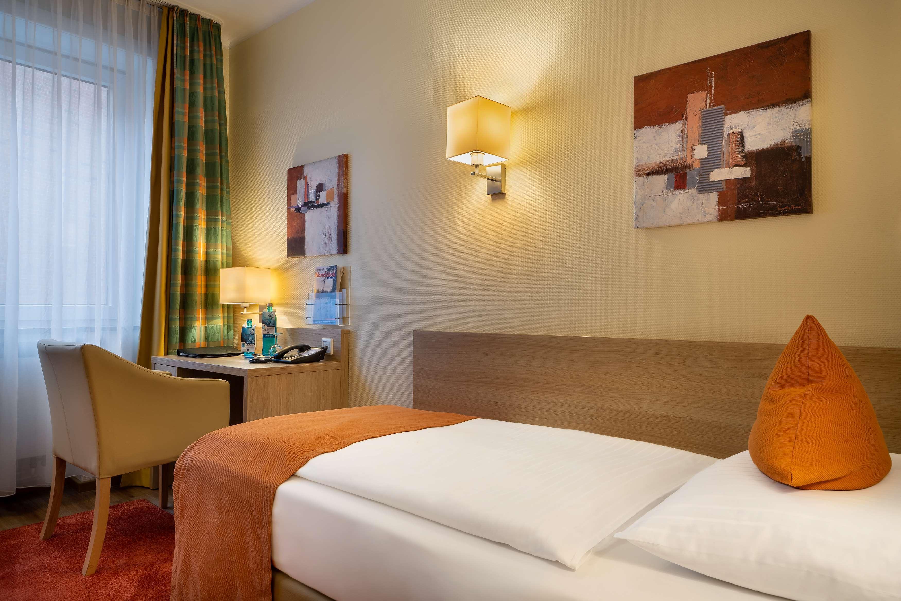 Garner Hotel Hamburg - Wandsbek Marktplatz Екстер'єр фото
