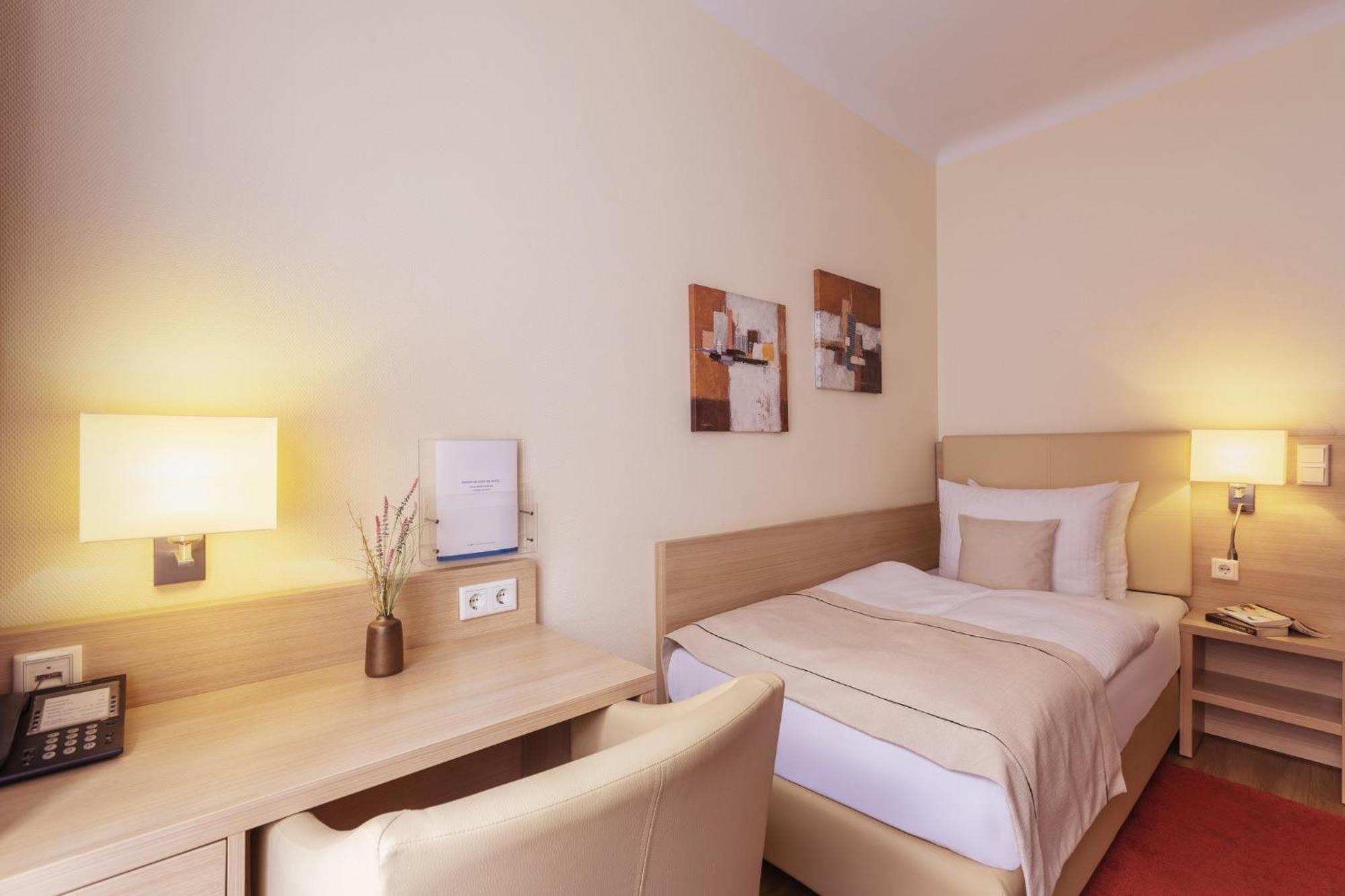 Garner Hotel Hamburg - Wandsbek Marktplatz Екстер'єр фото