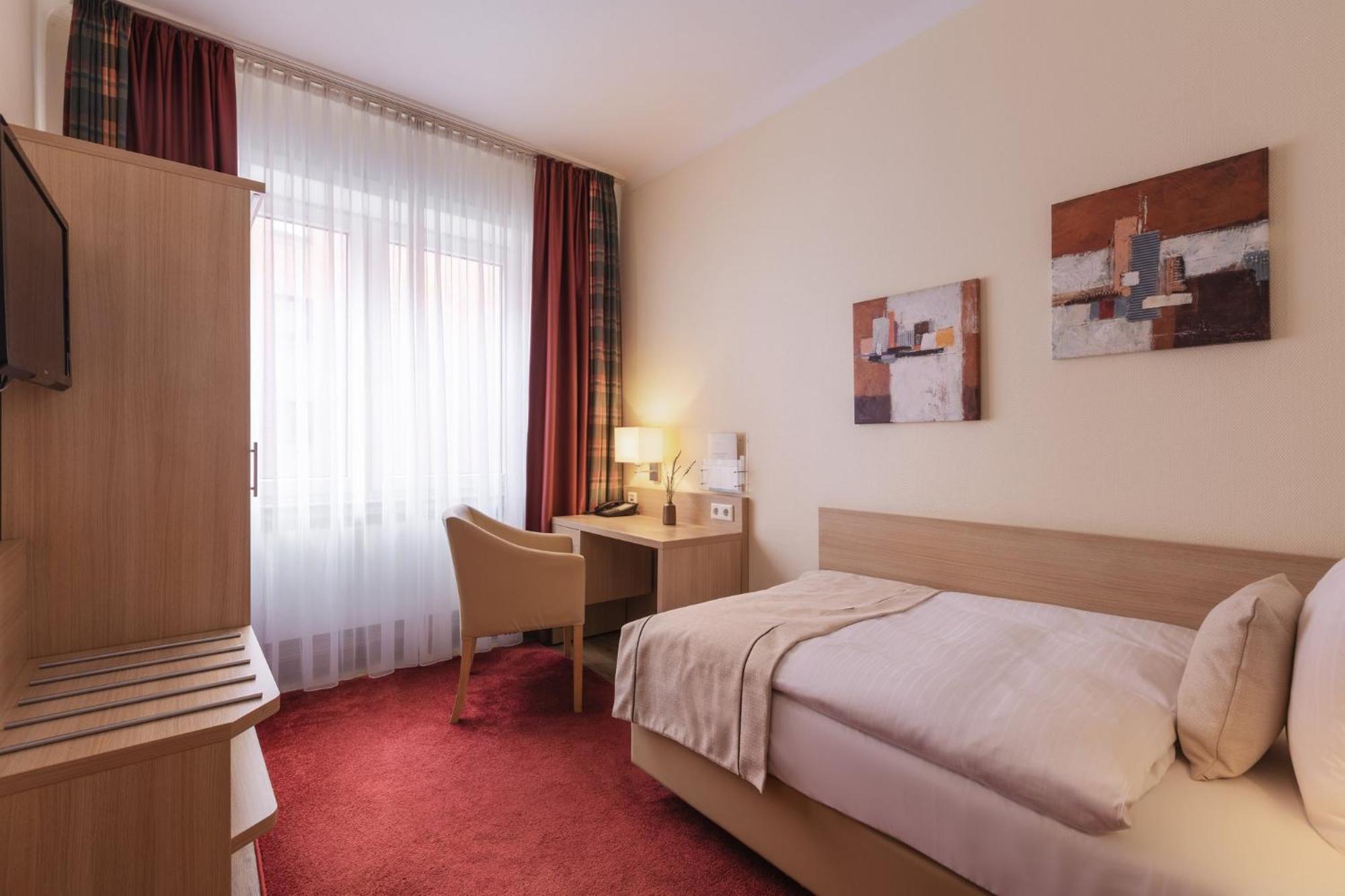 Garner Hotel Hamburg - Wandsbek Marktplatz Екстер'єр фото