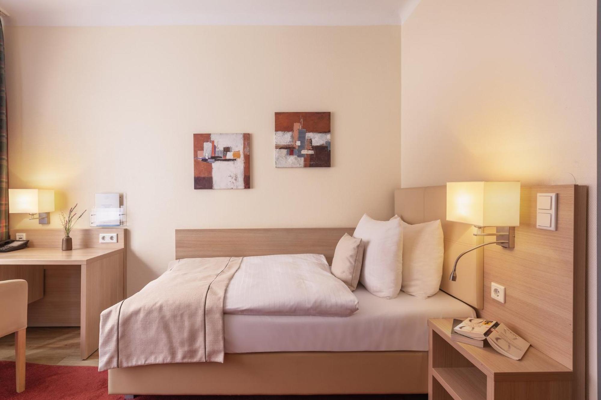 Garner Hotel Hamburg - Wandsbek Marktplatz Екстер'єр фото