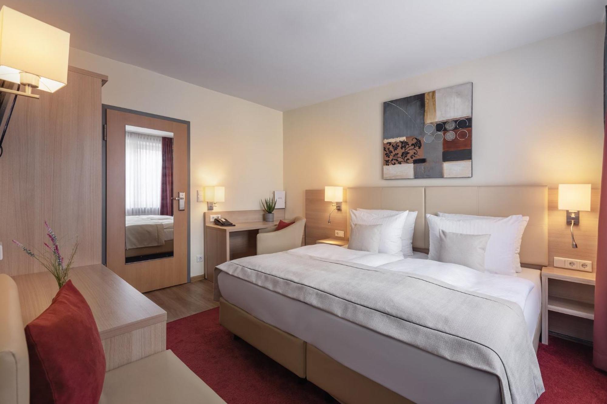 Garner Hotel Hamburg - Wandsbek Marktplatz Екстер'єр фото